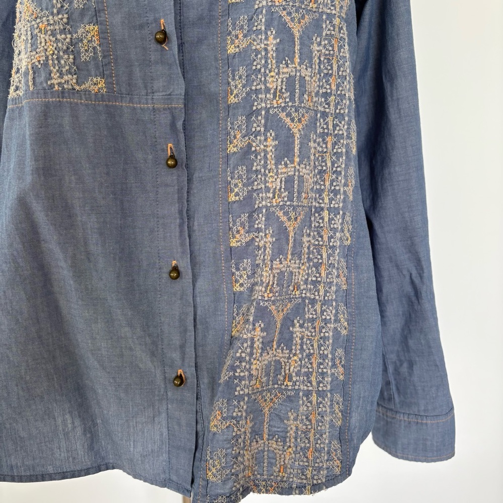 Blue Button-Up Shirt with Embroidered Design - Picture 4 of 8